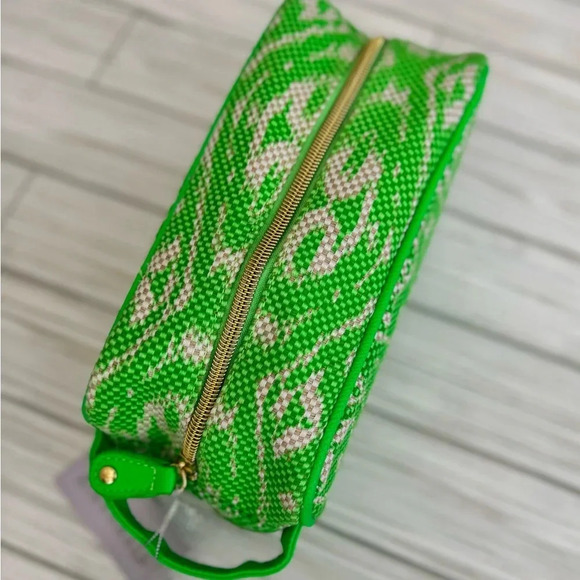 NWT | Stephanie Johnson | Make-Up Toiletry Travel Bag Green Ikat Print - Picture 2 of 4